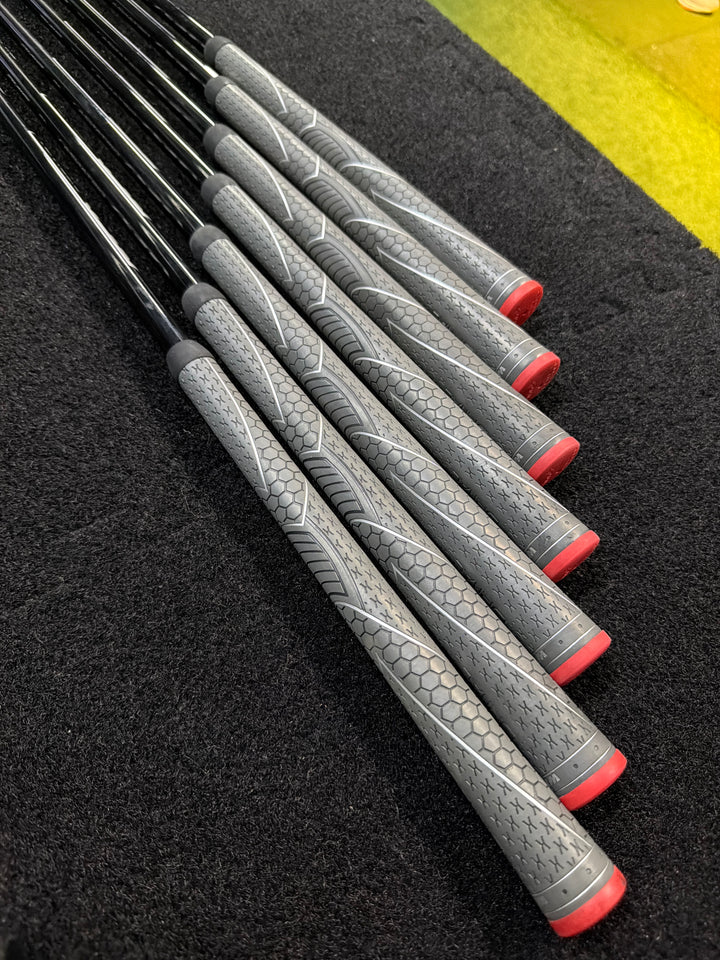 Demo Ping G710 Black Out Irons With Graphite Shafts 5-W + UW