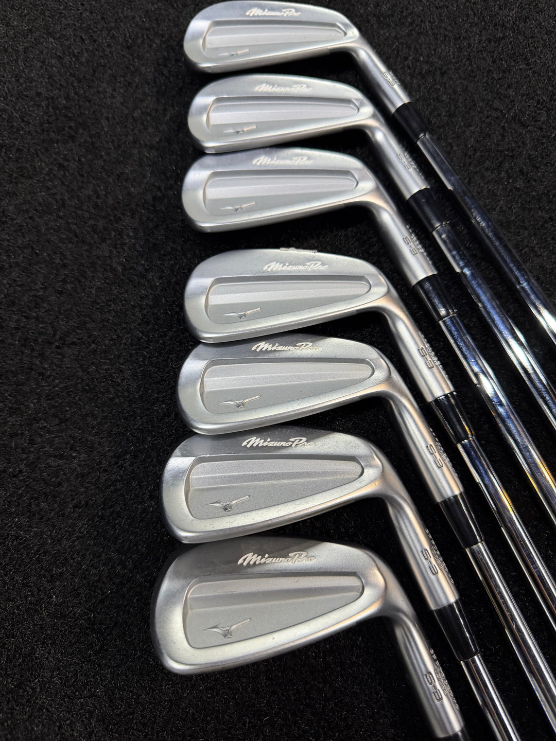 Demo Mizuno S3 Iron DG S300 Set With Steel Shaft 4-PW