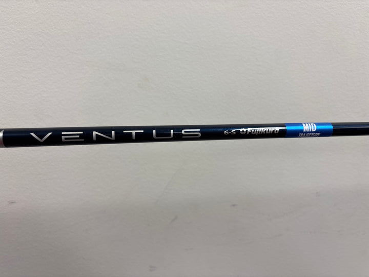 DEMO Wilson Dynapwr Carbon Driver- Right Hand - 10.5- Ventus Blue 60g Stiff Flex