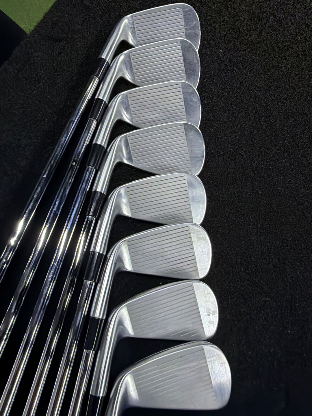 Demo TayolorMade P790 (2025) Irons 4i-Aw Reg RH KBS Max MT