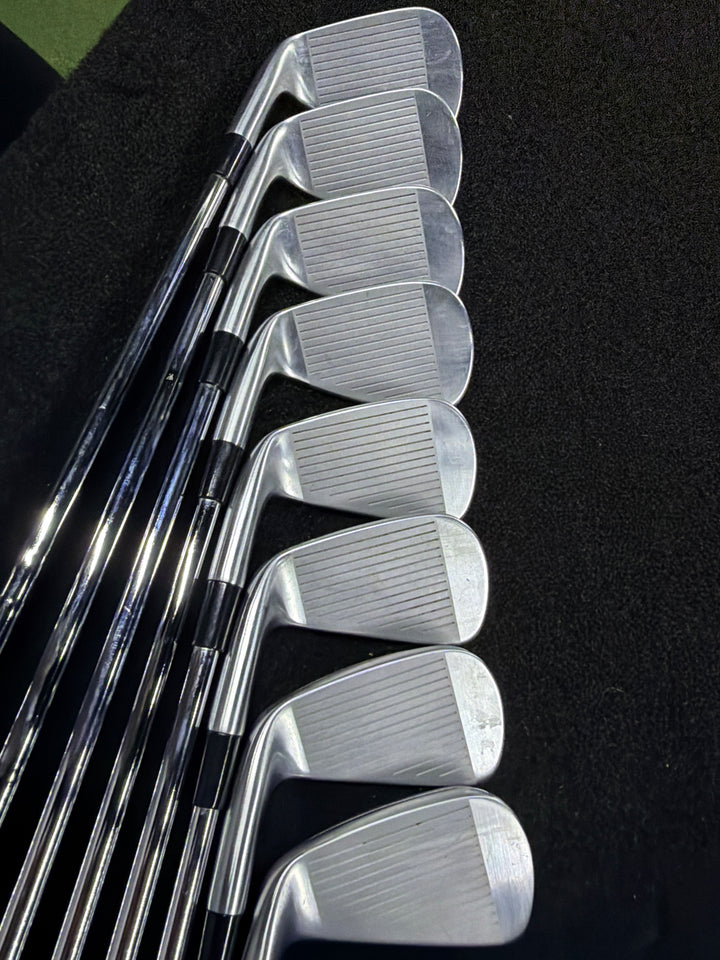 Demo TayolorMade P790 (2025) Irons 4i-Aw Reg RH KBS Max MT