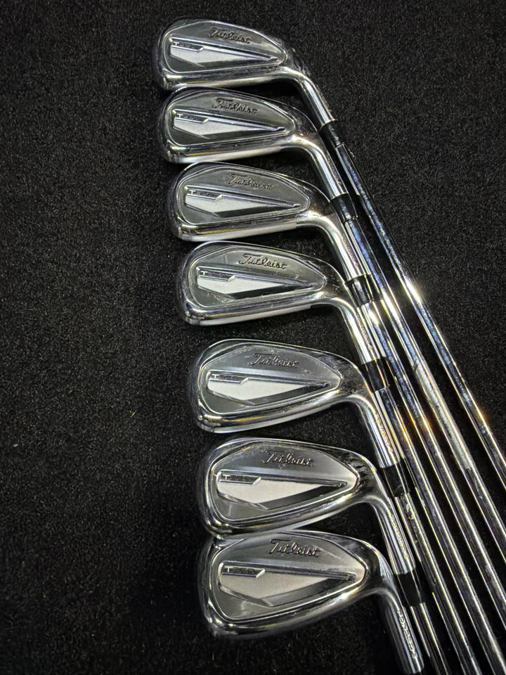 DemoTitleist T-350 iron set RH Stiff 4i-Pw