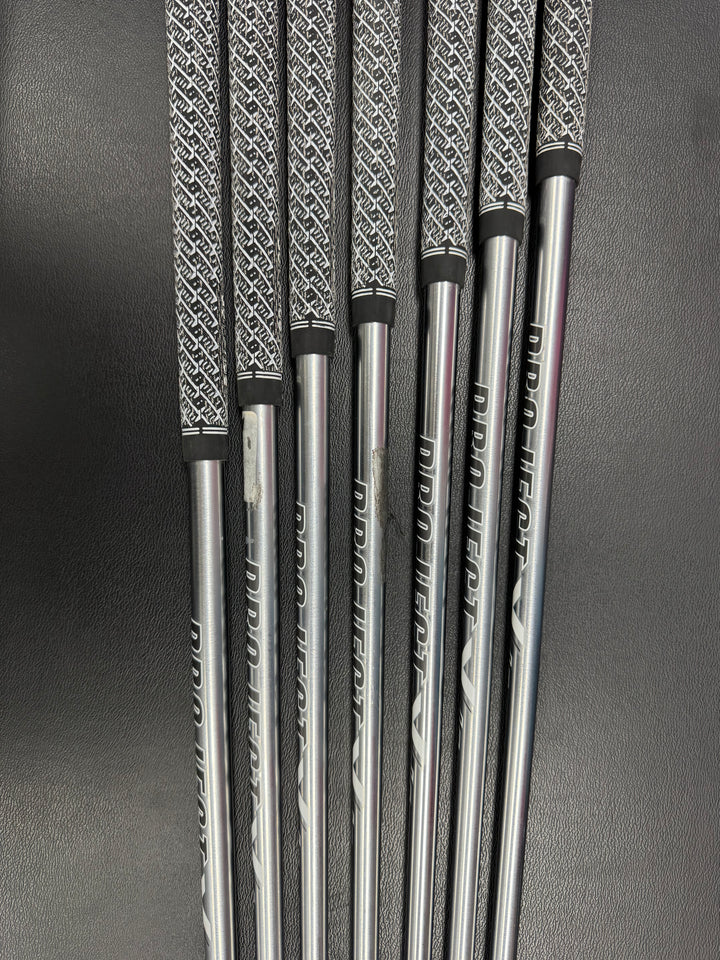 Demo Mizuno Pro 221 Iron Set 4-PW with Project X LZ 120g 6.0