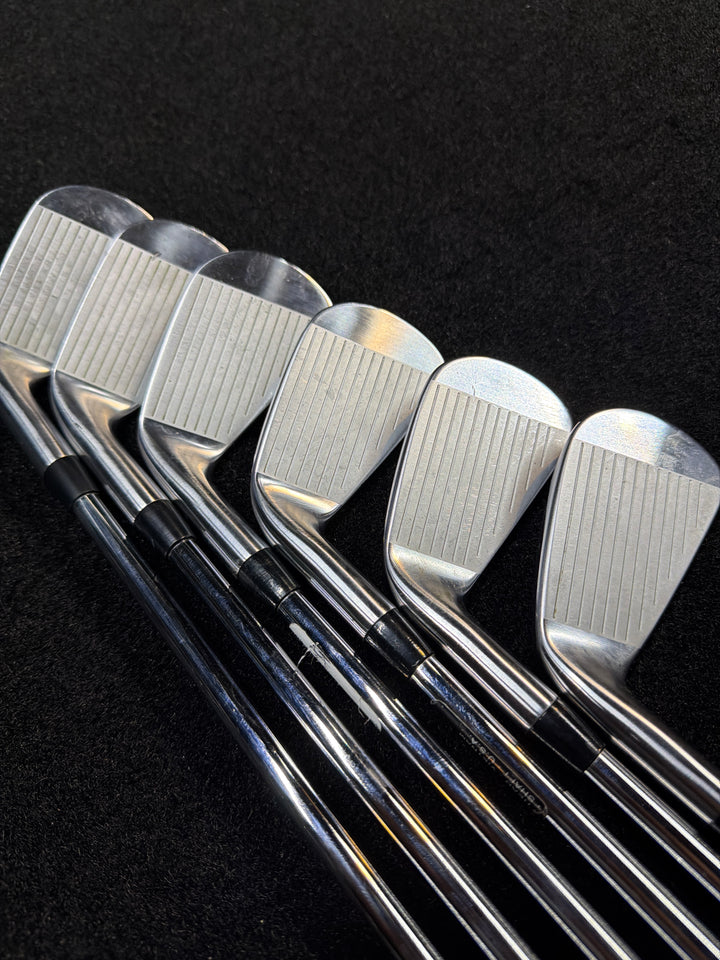 Demo Titleist T-150/T-200 iron set RH Reg 5i-9i