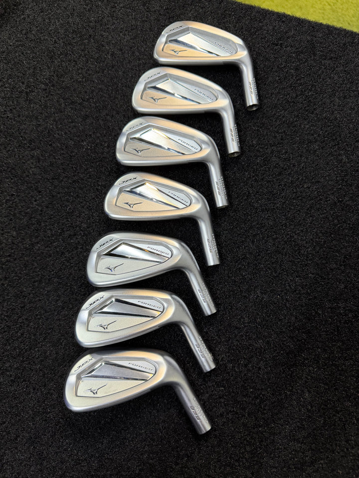 Demo RH Mizuno JPX 925 Forged Iron heads