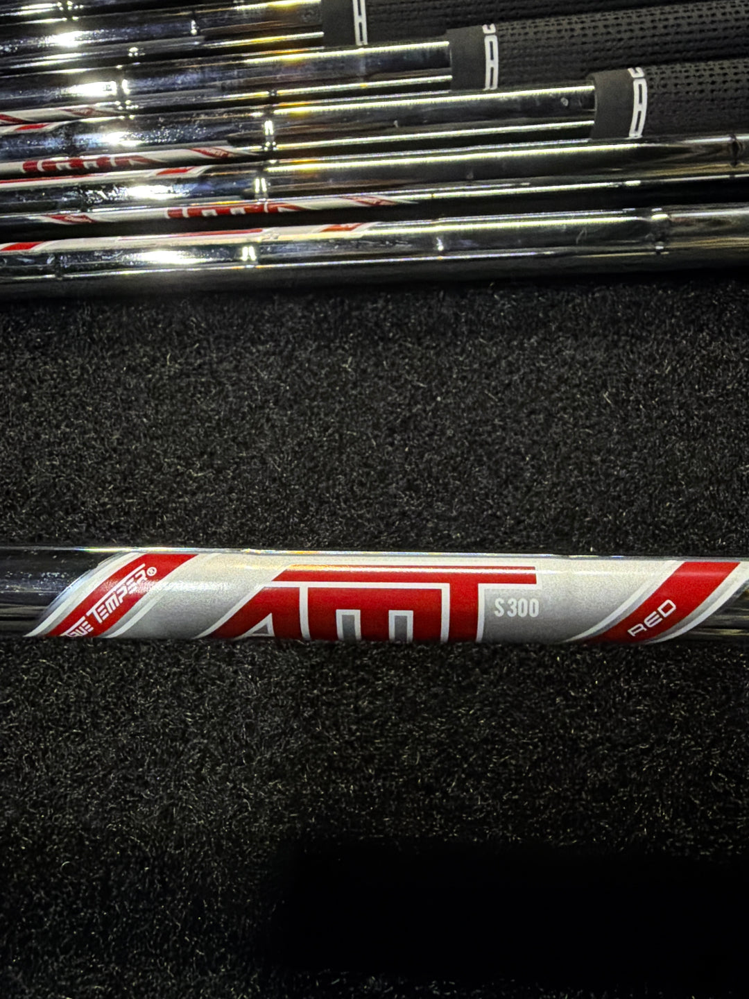 DemoTitleist T-350 iron set RH Stiff 4i-Pw