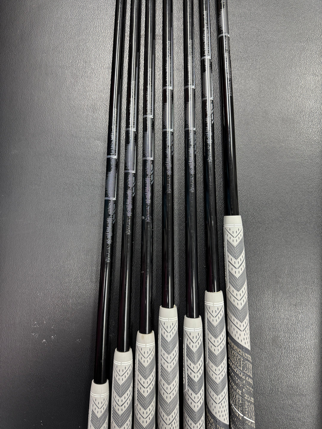 Demo Cobra King Tech Iron Set 4-PW with Graphite Shafts