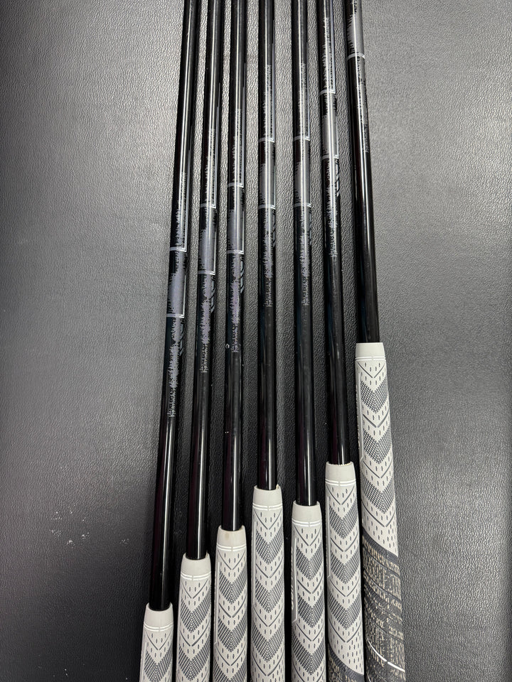 Demo Cobra King Tech Iron Set 4-PW with Graphite Shafts