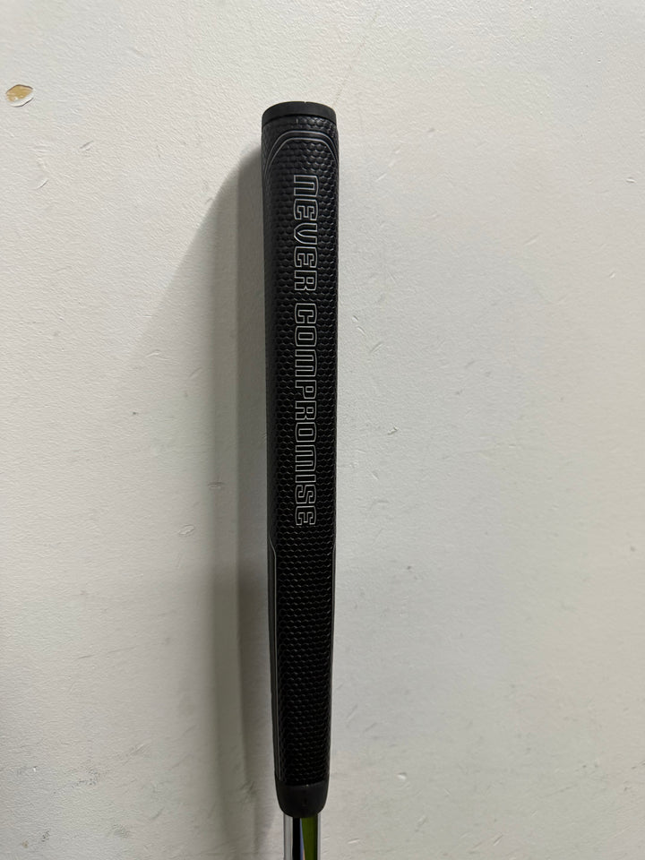 Demo Never Compromise Reserve 1 Putter - LH 33.5”