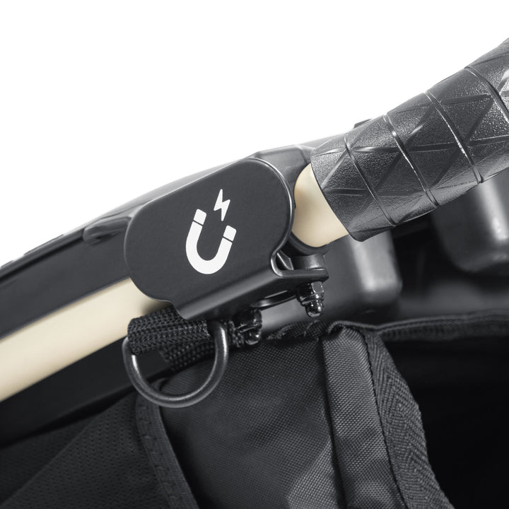 Bag Boy Nitron Swivel Push Cart - detail