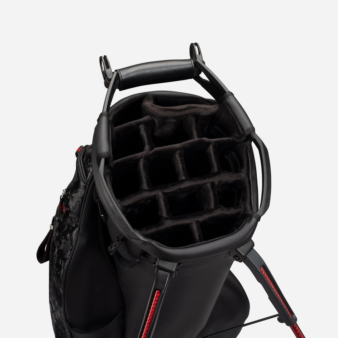 Player V Pro Stand Camo Black