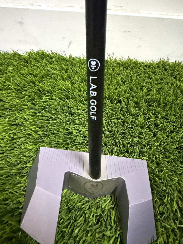 Demo L.A.B. Golf MEZZ.1 MAX Broomstick Putter - RH 43”