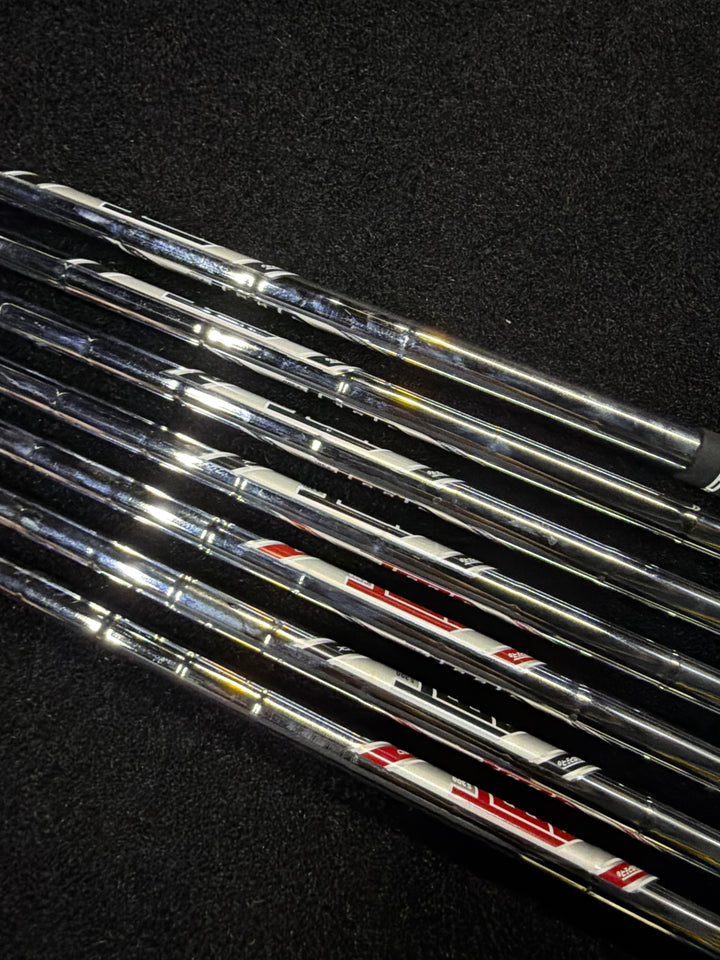 DemoTitleist T-350 iron set RH Stiff 5i-Pw,48’