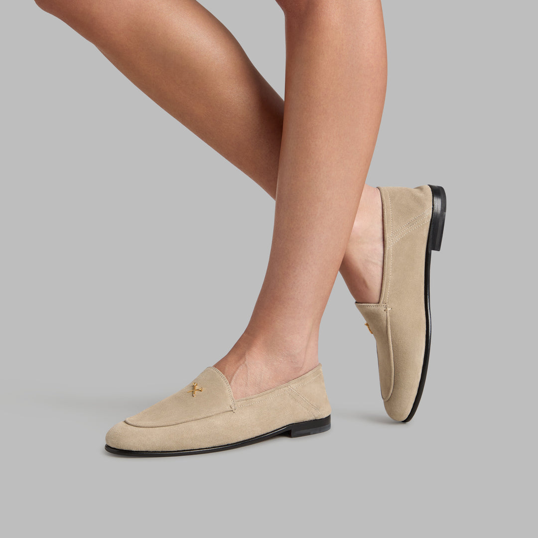 Women's Metal Tees Suede Flex Loafer Pumice
