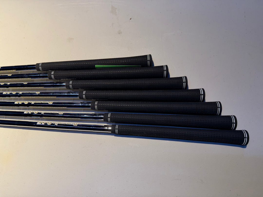 PING i230 Irons 4i-PW Dynamic Gold 105 S300 Right Hand - Store Display Demo