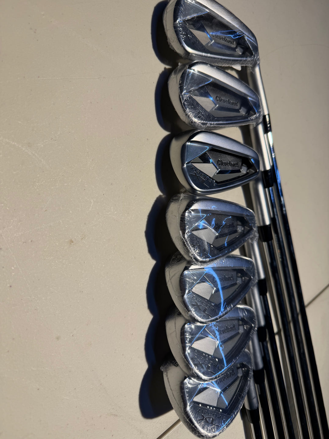 Cleveland Zipcore XL Irons 5i-GW KBS Tour Lite Regular Right Hand - Store Display Demo