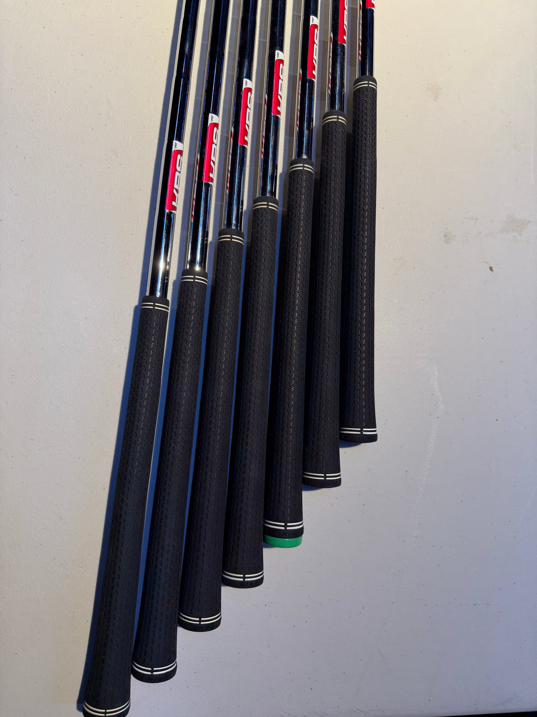 Cleveland Zipcore XL Irons 5i-GW KBS Tour Lite Regular Right Hand - Store Display Demo