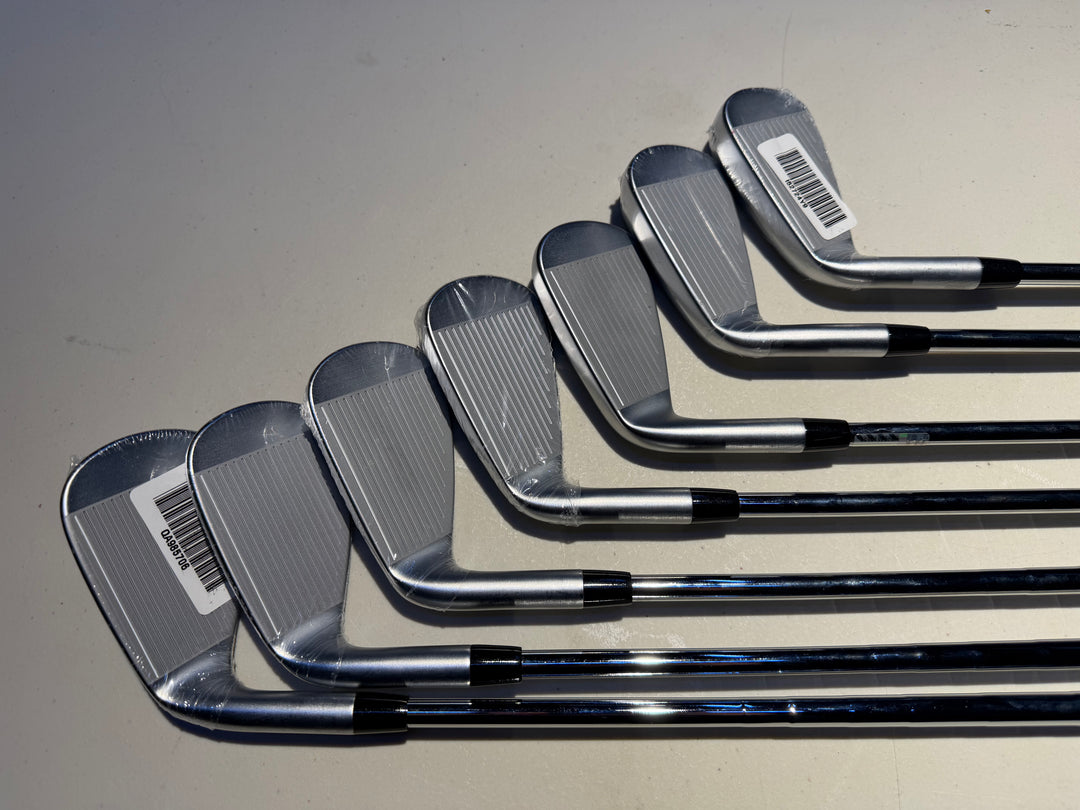 Cleveland Zipcore XL Irons 5i-GW KBS Tour Lite Regular Right Hand - Store Display Demo