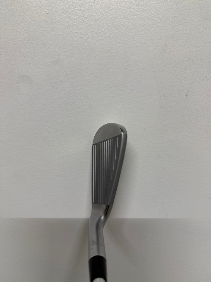 Cleveland Zipcore XL Irons 5i-GW KBS Tour Lite Regular Right Hand - Store Display Demo