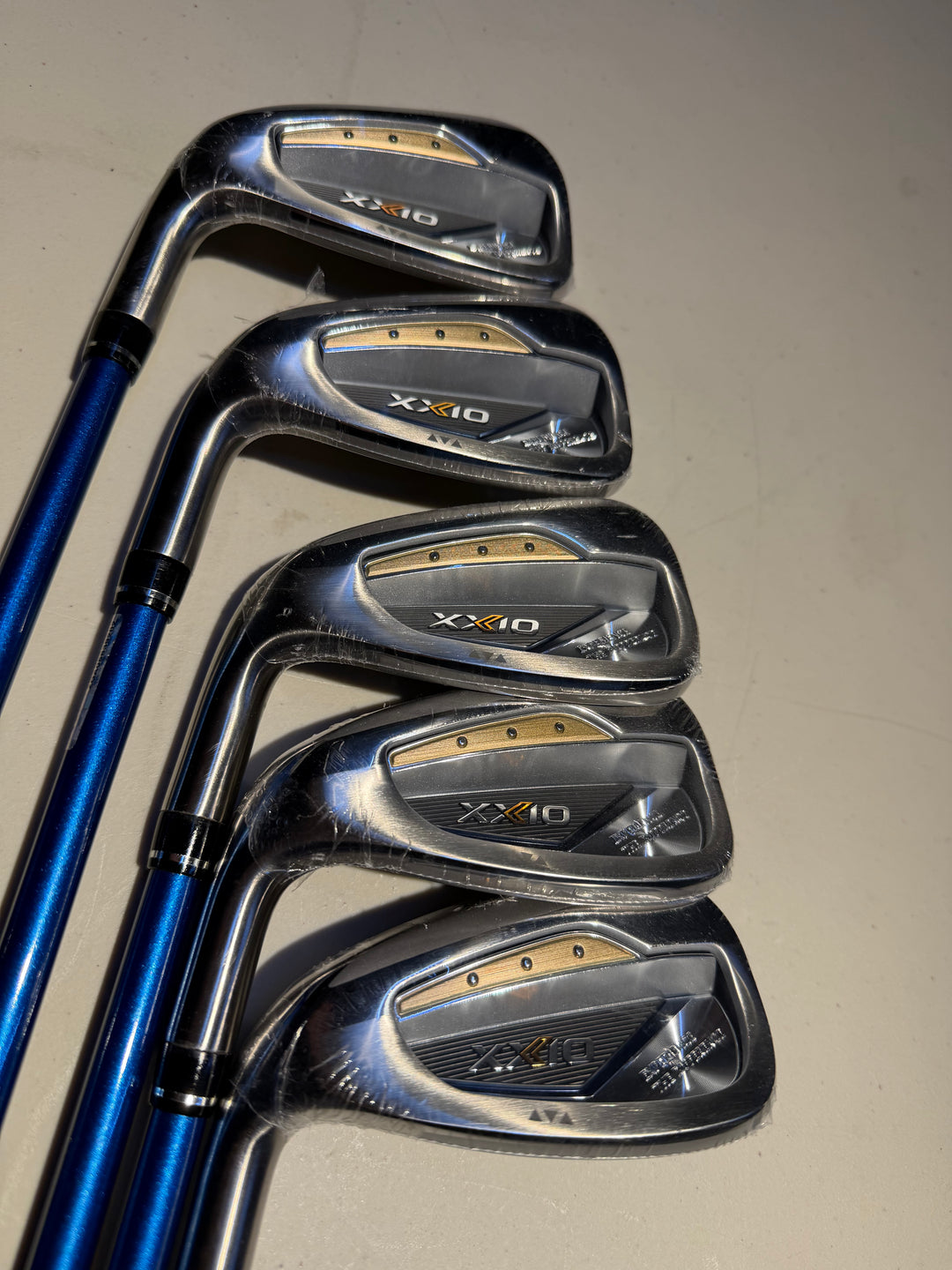 XXIO 13 Irons 6i-PW DST 47g Regular Left Hand - Store Display Demo