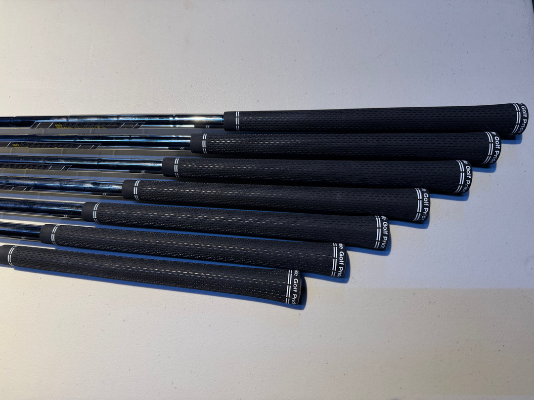 Srixon ZXi5 Irons 4i-PW Dynamic Gold Mid 115 S300 Left Hand - Store Display Demo