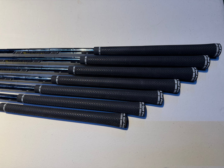 Srixon ZXi5 Irons 4i-PW Dynamic Gold Mid 115 S300 Left Hand - Store Display Demo