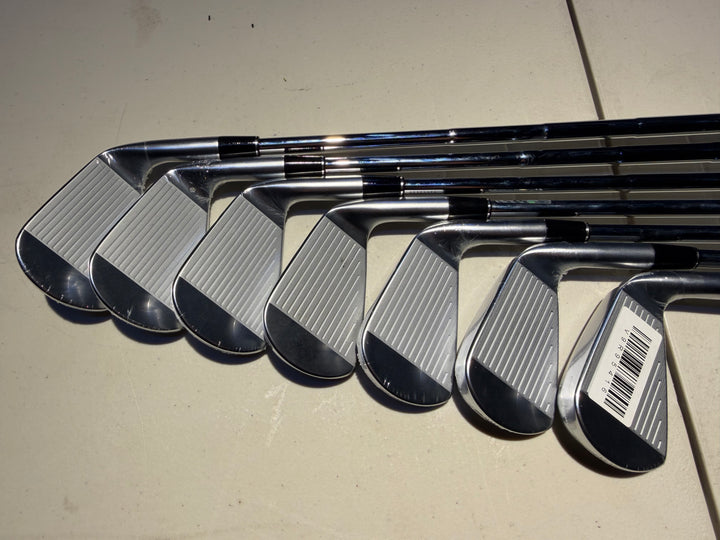 Srixon ZXi5 Irons 4i-PW Dynamic Gold Mid 115 S300 Left Hand - Store Display Demo