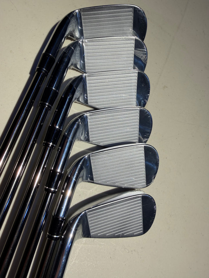 Callaway Paradym Star Irons 6i-PW+56 Attas 50 A-Flex Right Hand - Store Display Demo