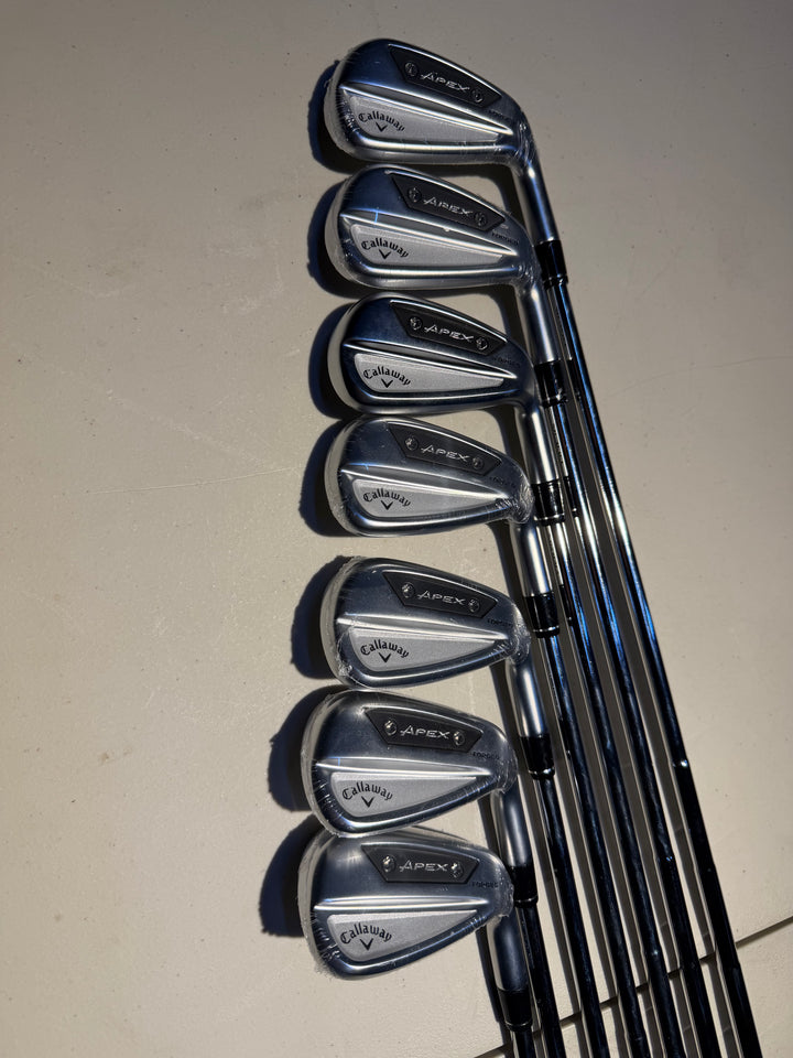 Callaway Apex Ai300 Irons 5i-AW Dynamic Gold Mid 90 R300 Right Hand - Store Display Demo