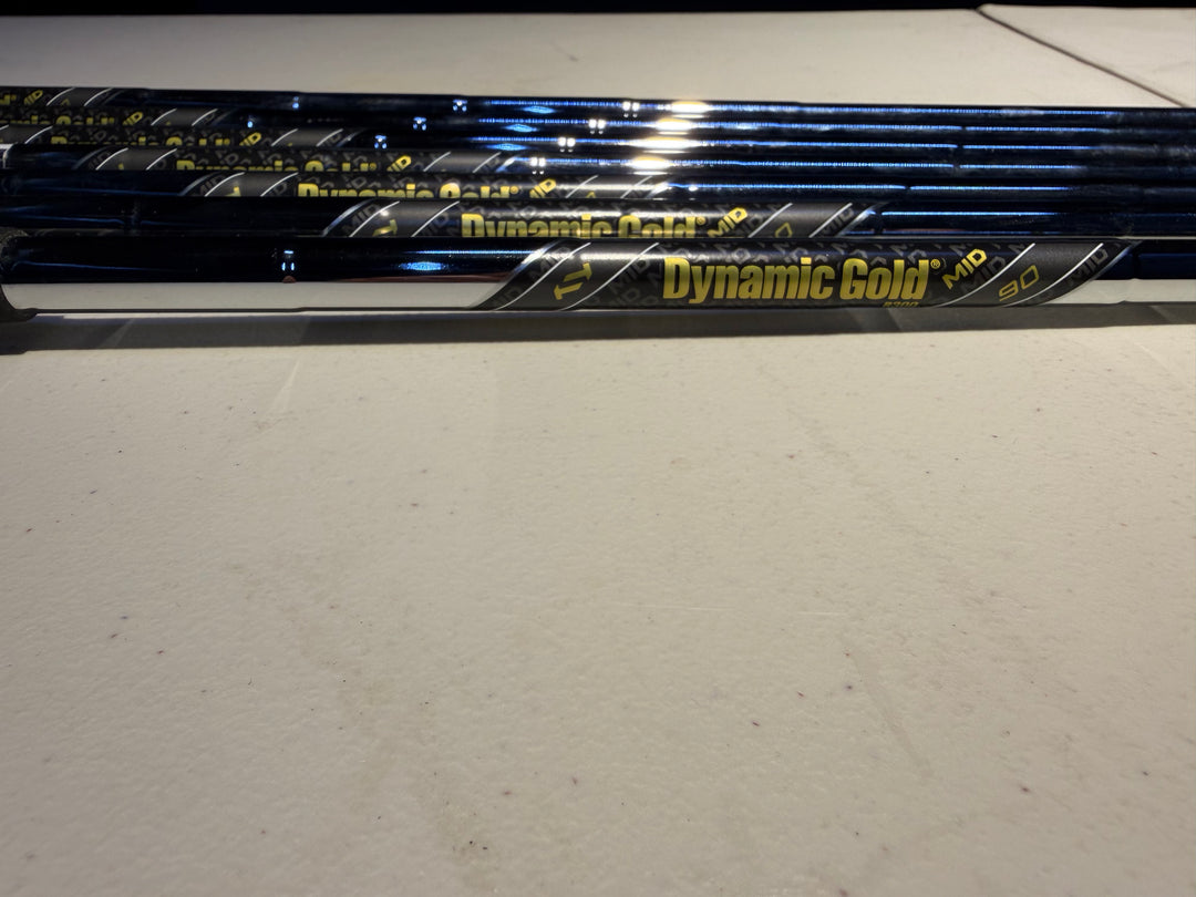 Callaway Apex Ai300 Irons 5i-AW Dynamic Gold Mid 90 R300 Right Hand - Store Display Demo