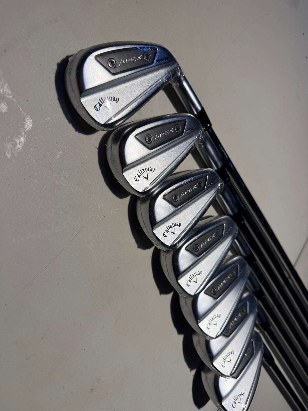 Callaway Apex Ai200 Irons 4i-PW Dynamic Gold Mid 100 S300 Right Hand - Store Display Demo