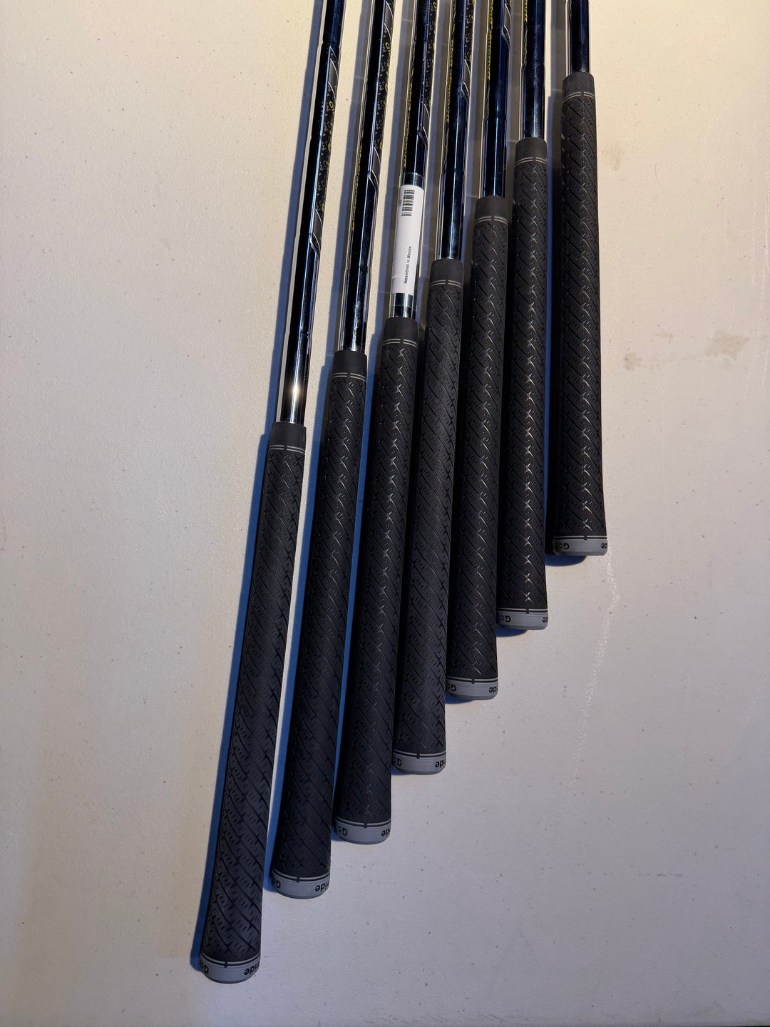 Callaway Apex Ai200 Irons 4i-PW Dynamic Gold Mid 100 S300 Right Hand - Store Display Demo