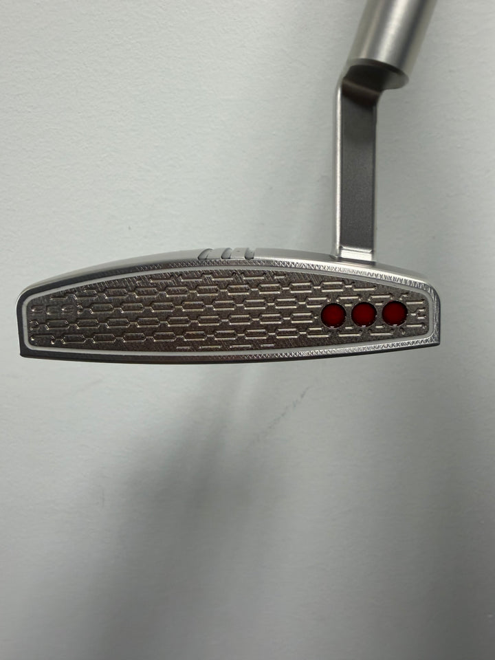 Scotty Cameron Phantom 3.2 Putter 34" Right Hand - Store Display Demo