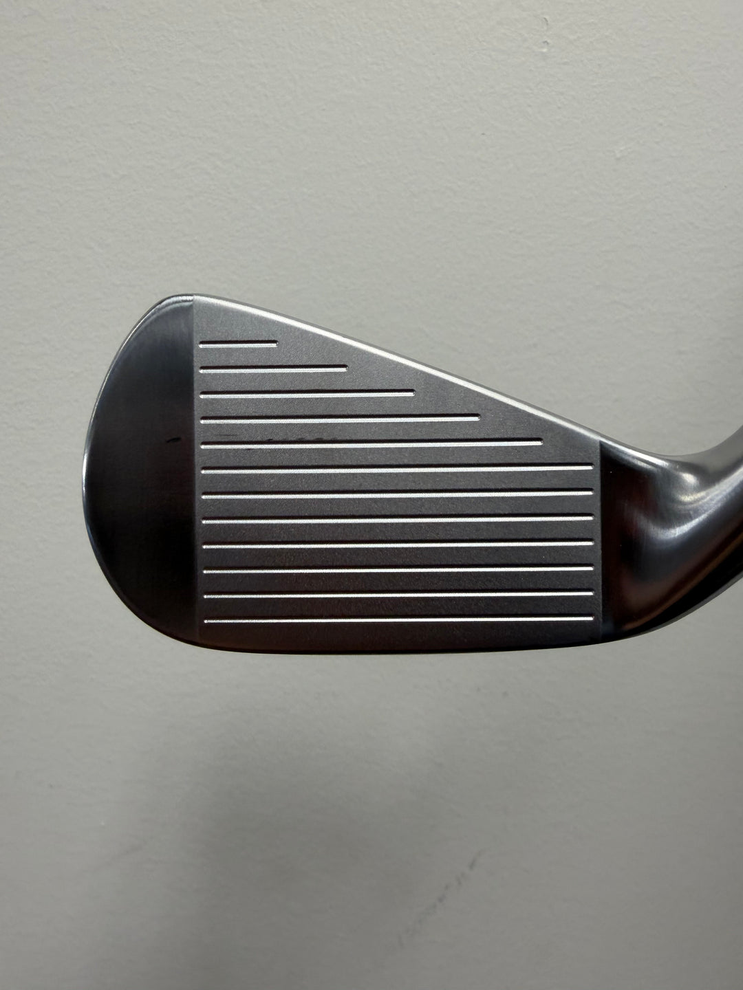 Titleist T250•U Utility 4 Iron HZRDUS 80 HY 6.0 Stiff Right Hand - Store Display Demo